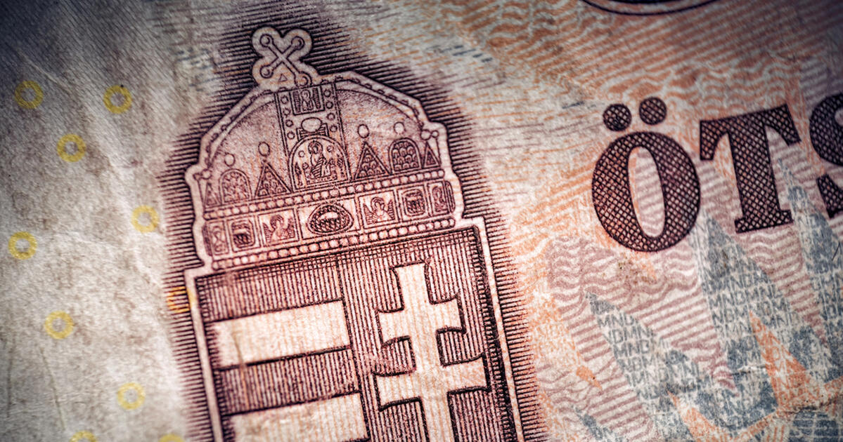 Fontos határ közelében aludt be a forint Kép