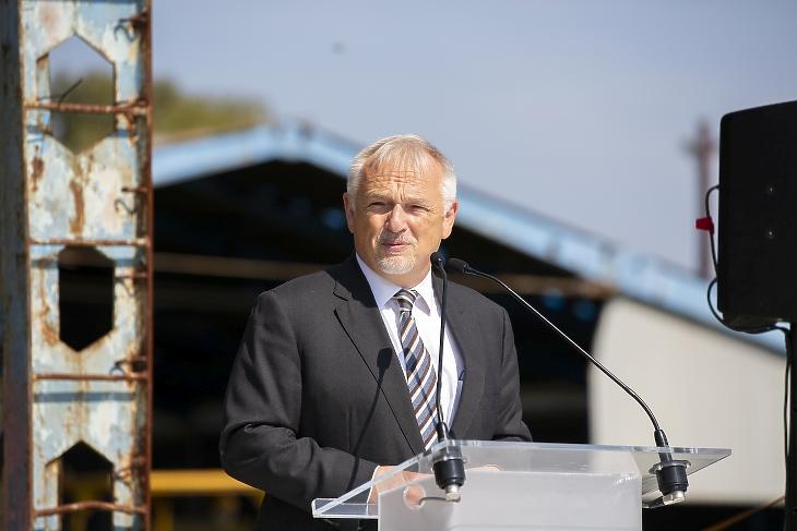 Hernádi Zsolt, a Mol elnök-vezérigazgatója 2020. szeptemberében egy sajtótájékoztatón. Fotó: MTI/Varga György
