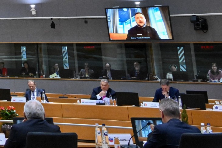 Orbán Viktor miniszterelnök, Donald Tusk lengyel miniszterelnök és Alexander De Croo belga miniszterelnök az EU-csúcson Brüsszelben 2023. december 14-én. Fotó: Európai Tanács    