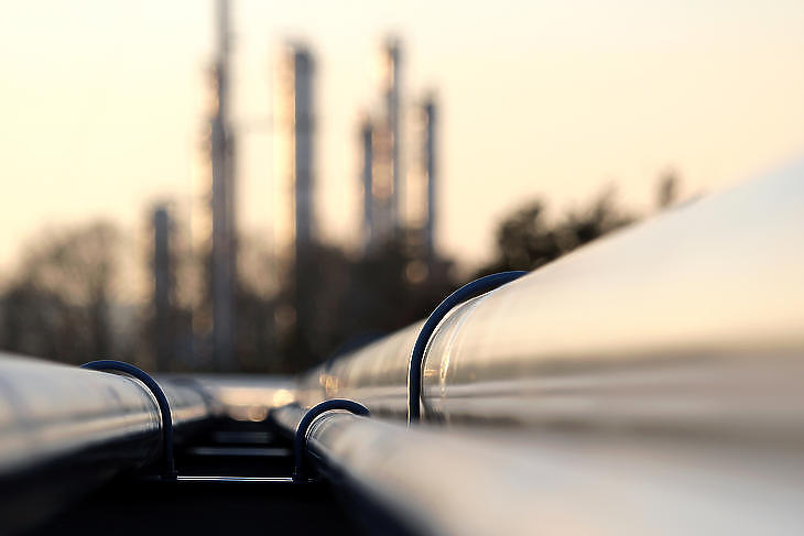 Megemeli a kőolajexport vámját novembertől Oroszország