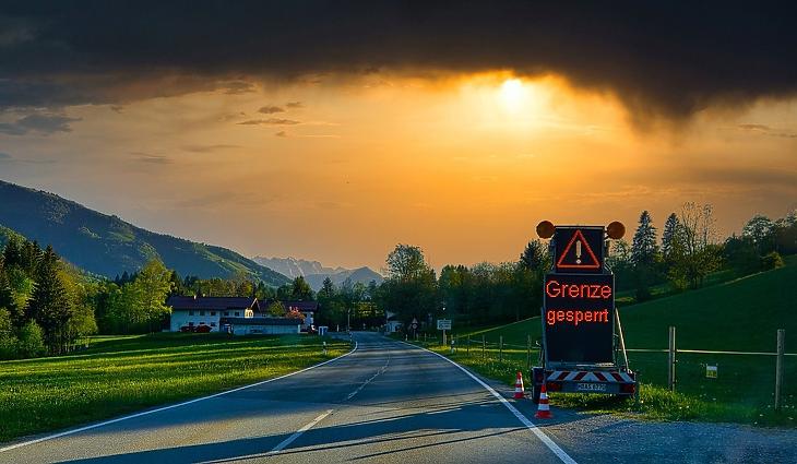 Határ lezárva - valahol az osztrák-német határ közelében (Pixabay.com)