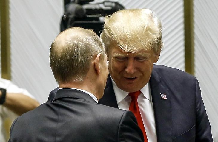Hidegzuhany érte Putyint és Trumpot a történelmi csúcs előtt
