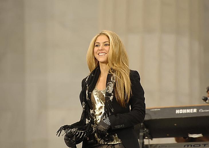 Shakira lebukott: rengeteg adóval tartozott