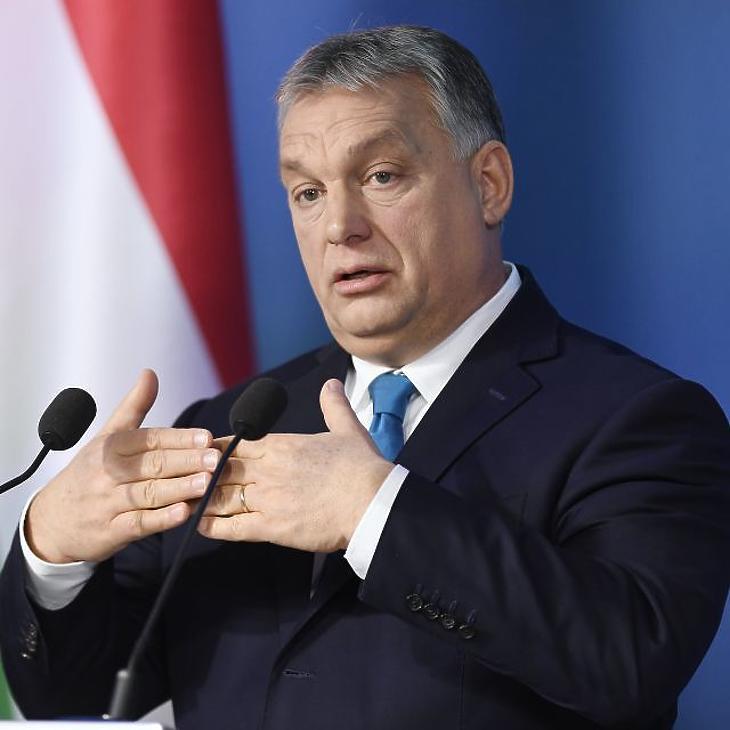 Orbán nem partner – ismét saját pártcsaládjából támadják a kormányfőt