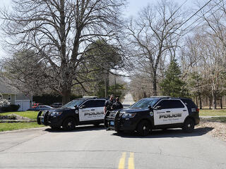 Még mindig szökésben a Rhode Island-i lövöldöző