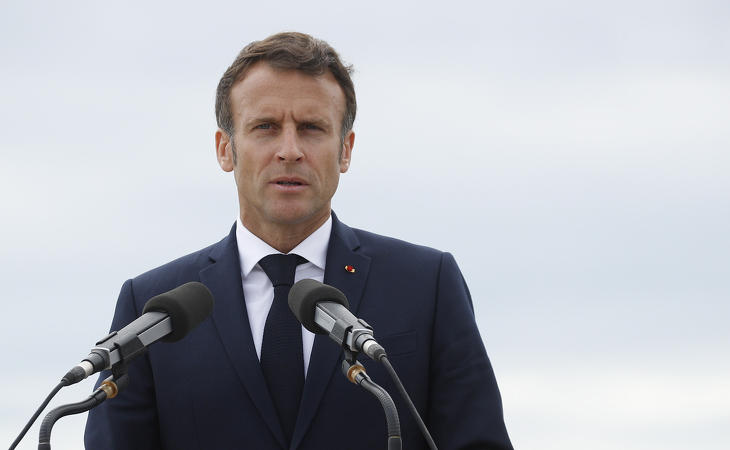 Macron az eddigi miniszterelnöknek adott újabb megbízást