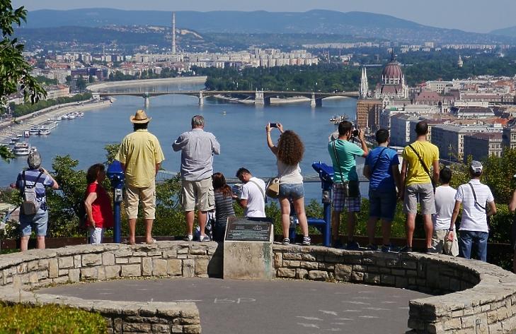 Magyar turizmus: csehek és lengyelek váltják a németeket