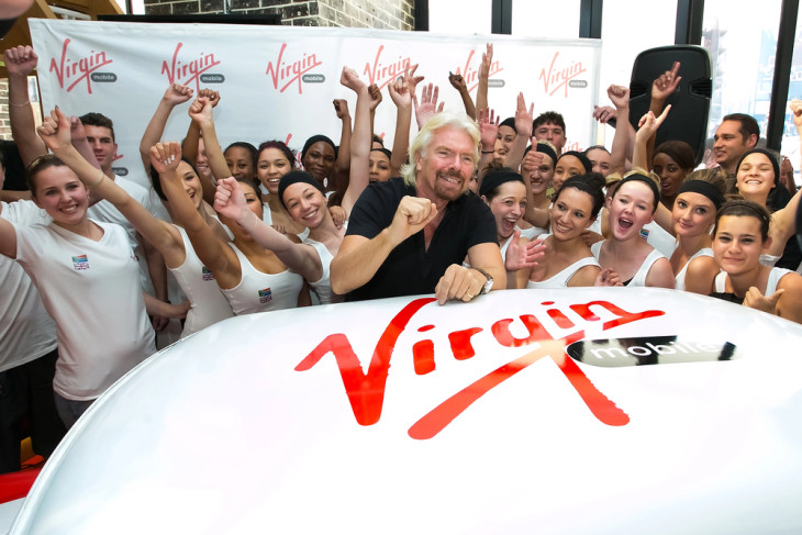 75 éves lett a Virgin Atlantic alapítója.  A fotó 2013-ban Johannesburgban készült, a Virgin Mobile Guinness világrekord-kísérlet idején 