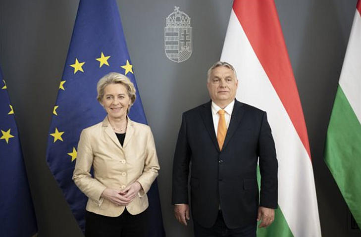 Az újabb szankciókról alkudozott Ursula von der Leyen és Orbán Viktor. Fotó: MTI/Miniszterelnöki Sajtóiroda/Benko Vivien Cher