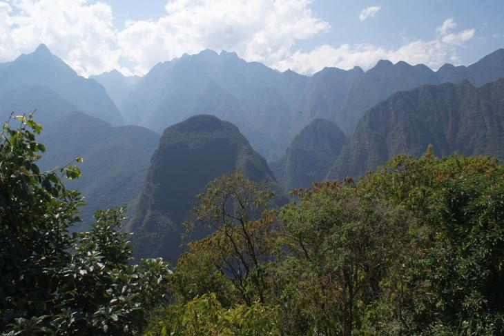 Ahol az Andok és az Amazonas-medence találkozik (látkép Machu Picchu hegyéről).
