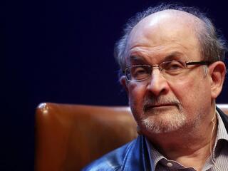 Huszonöt év börtönbüntetést kapott Salman Rushdie merénylője  