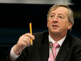 Hánykolódik az EU hajója – Juncker kezéből kicsúszott az irányítás