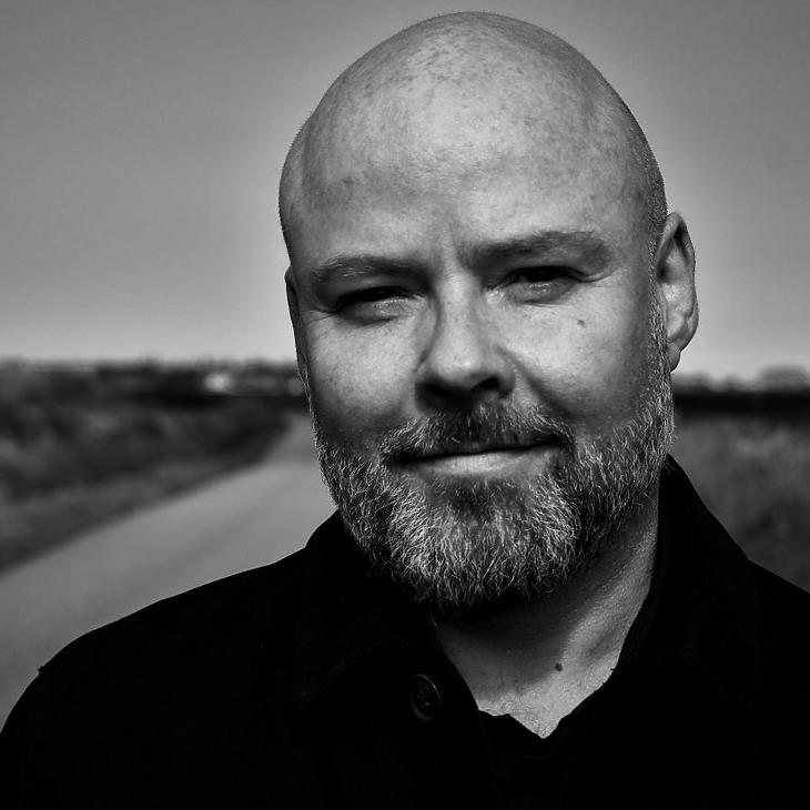 Írország kifeszítette a biztonsági hálót a popszakma képviselői alá is - videóinterjú Jamie Winchesterrel