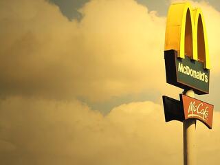 Bejöttek a spórolós ajánlatok a McDonald'snak