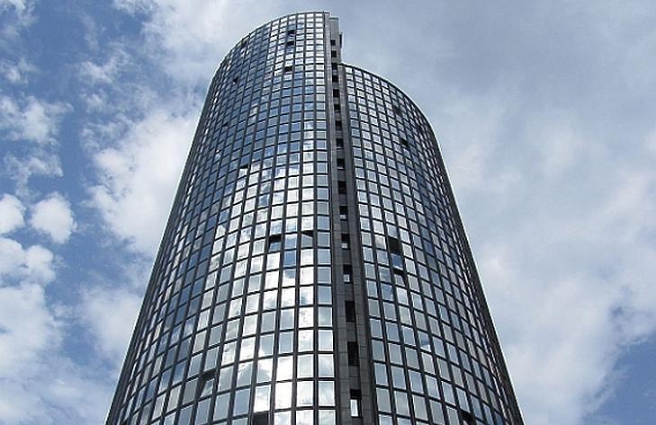 Már a kormánybiztos is belebukott a becsődölt óriáscég botrányába