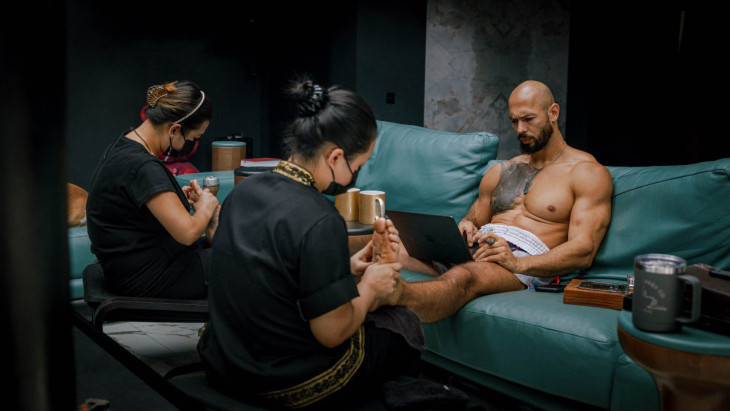 Andrew Tate nem veti meg a jólétet