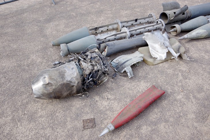 Orosz tüzérségi kazettás lőszerek Ukrajnában begyűjtött maradványai egy tavaly nyári prágai kiállításon - nem most vetik be ezeket először. Fotó: Wikimedia