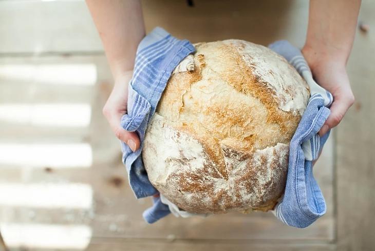 Az otthoni kenyérsütésre is rászoktak a magyarok (Fotó: Pixabay)