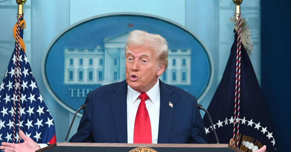 Újabb vészjósló üzenetet küldött Trump Iránnak