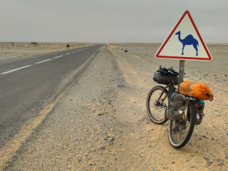 A nap képe: biciklivel járta be a Szaharát, és közben egy meghökkentő dolgot látott