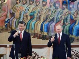Hszi Csin-ping kínai államfő (b) és Vlagyimir Putyin orosz elnök a moszkvai Kremlben tartott fogadáson 2023. március 21-én. Hszi Csin-ping előző nap érkezett háromnapos állami látogatásra Oroszországba. Fotó:
MTI/EPA/Szputnyik/Orosz elnöki sajtószolgálat/Kreml/Pool/Pavel Birkin