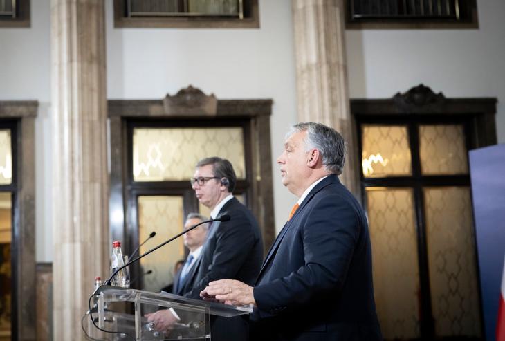 Orbán Viktor a békét és a tűzszünetet sürgeti