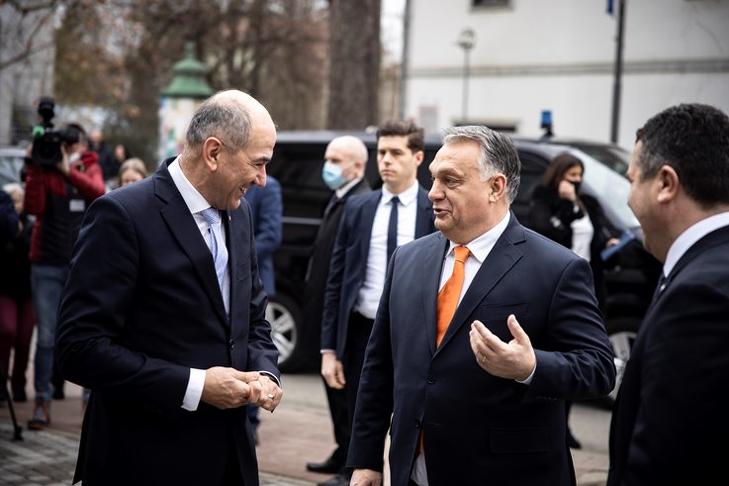 Janez Jansa és Orbán Viktor Lendván. (MTI/Miniszterelnöki Sajtóiroda/Fischer Zoltán