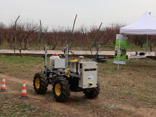 Megkezdte a munkát a romániai agrárrobot