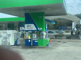 Durvul a helyzet Iránban, 800 forinthoz közelít a gázolaj átlagára a kutakon