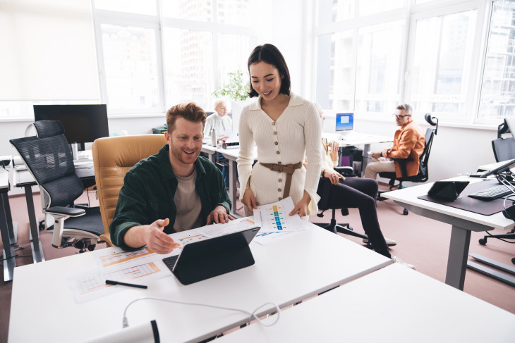 A nemek közötti bérszakadék felszámolása a célja a bértranszparencia-irányelvnek