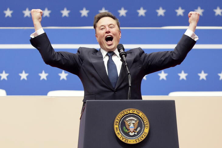 Elon Musk repül, de a „munkája” folytatódhat