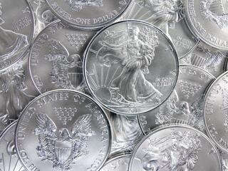 Bekeményített a kistesó: az aranyat és a Bitcoint is rommá veri  