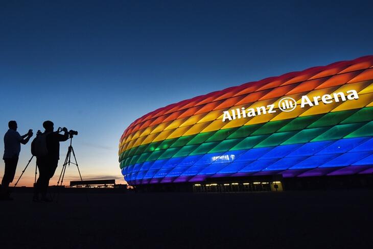 Változó széljárás: kihátrál a holland Pride mögül két világcég