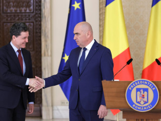 „Rendkívül bonyolult” kormánya lesz az egyik szomszédunknak
