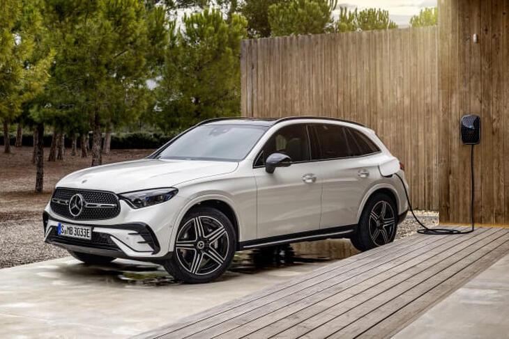 Nagyot hajrázott év végén a Mercedes