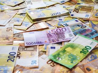 Felcsillan a szeme, hogyha megpillantja mennyiért vásárolhat eurót