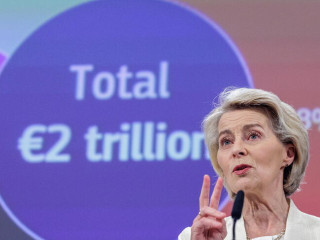 Ez most nem jött be: Ursula von der Leyen marad a helyén