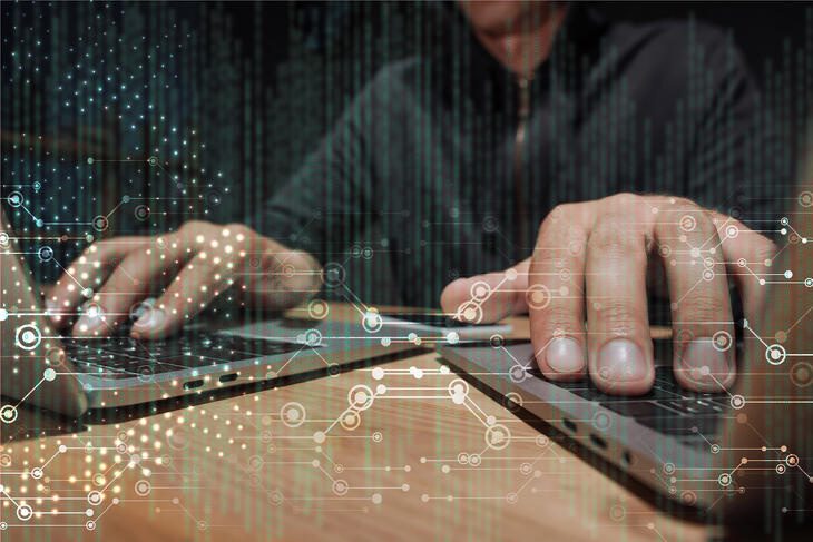 A szálak az orosz kormányhoz vezetnek