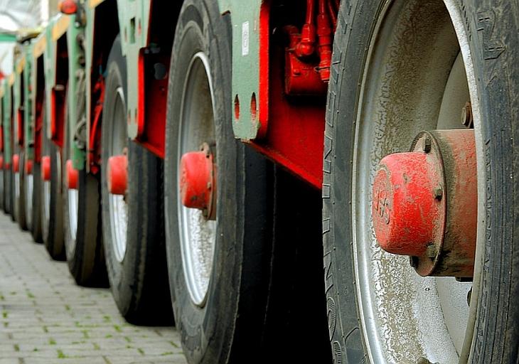 Újabb deficit miatt fájhat a feje Orbán Viktoréknak