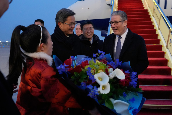 Virágözön várta Starmert Pekingben  