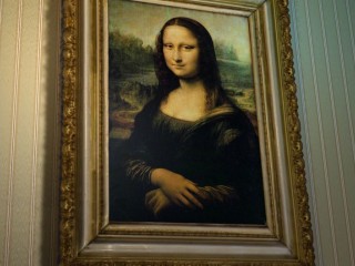 Mi rejtőzik Mona Lisa mögött?