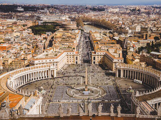 Már a pápa is tech-részvényeket vásárol?