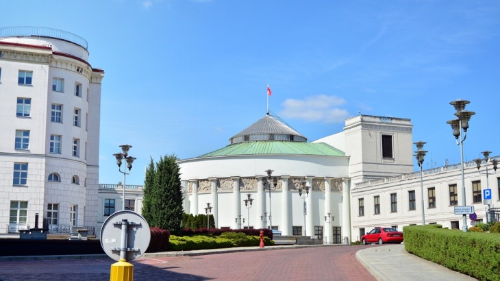 A gazdák egy csoportja döntött így, hogy a lengyel szejmben így tiltakoznak