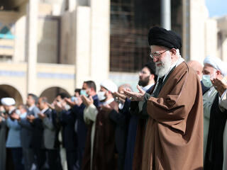 Izrael már előre megfenyegette a megölt iráni ajatollah utódját 