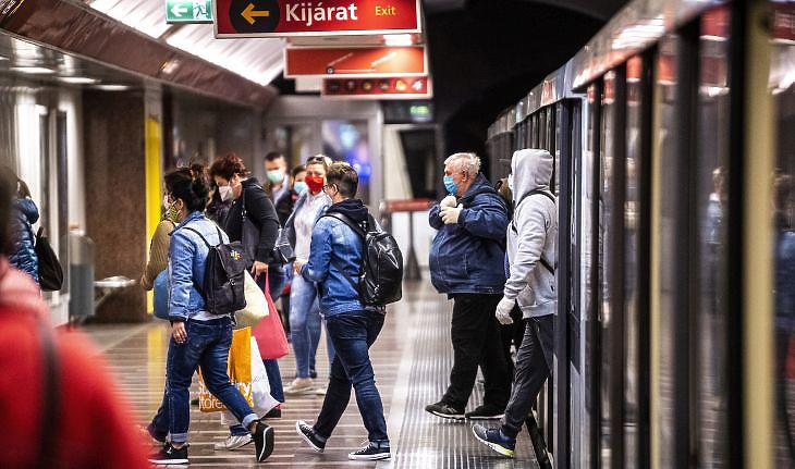 Miután Tüttő Kata szóvá tette, hogy baj van, beoltják a metró dolgozóit