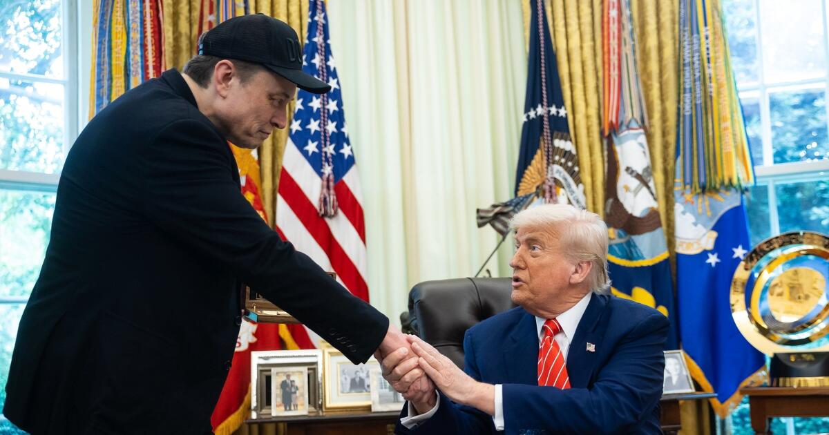 Musk bosszúja: így zúzhatja szét Trump kampányát