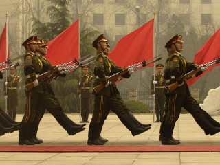 A kínai Népi Felszabadító Hadsereg, a PLA díszszemléje. Fotó: Wikipedia