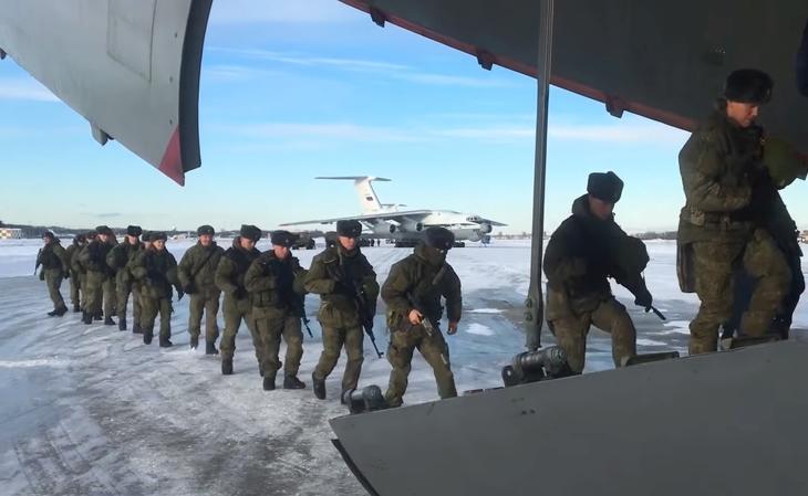 Putyin egyre több katonát küld az északi térségbe is (forrás: EPA)