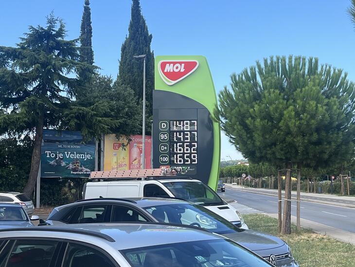 Tankoljon meg még ma, mert durva áremelkedés lesz péntektől a kutakon