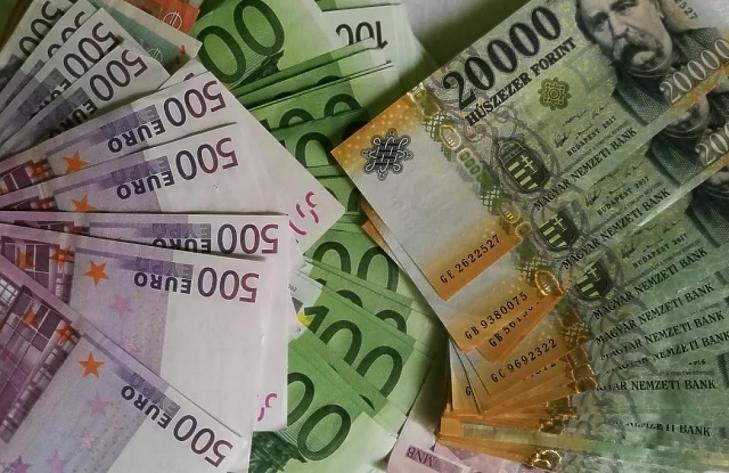Nincs megállás, már 360-nál jár a forint